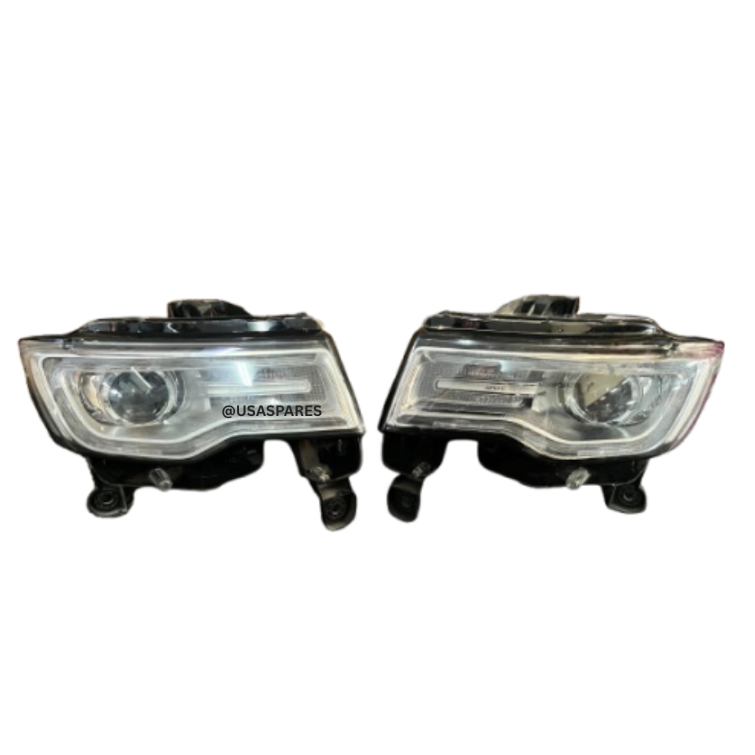Used Jeep Grand Cherokee WK2 headlights – OEM front light units in tested, working condition for reliable night visibility