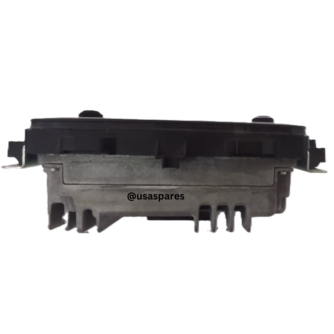Used radio unit for Jeep Renegade – OEM audio system component in good working condition, ideal for replacement or upgrade.