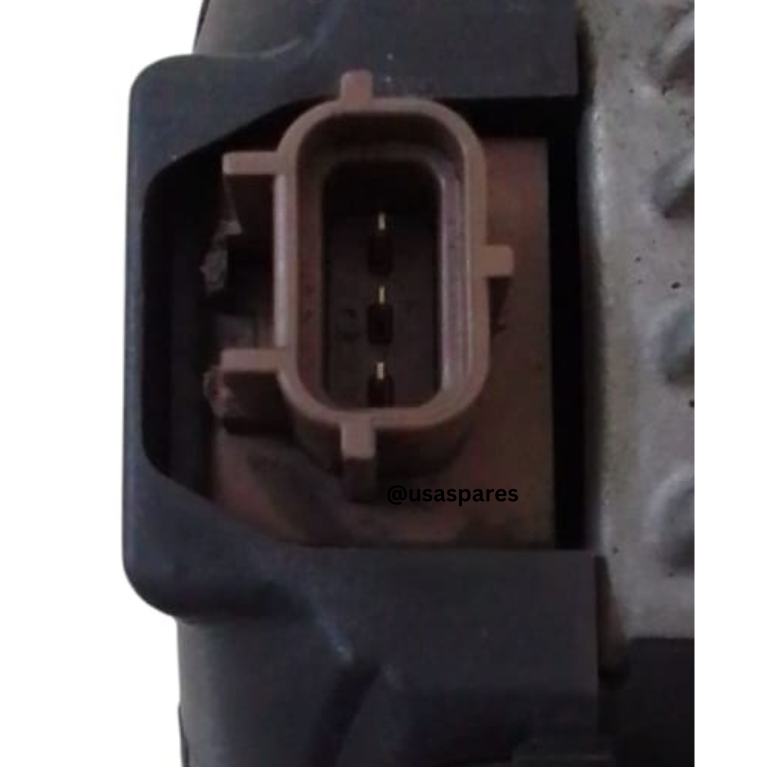 Used alternator for Jeep Wrangler 2.8 JK – tested OEM part in good condition, ideal for restoring vehicle charging system performance