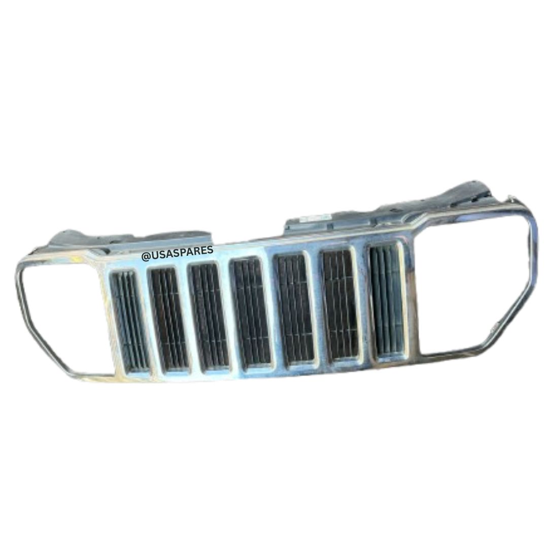 Jeep Cherokee KK used grille in good condition, genuine OEM part for reliable fit and long-lasting performance.