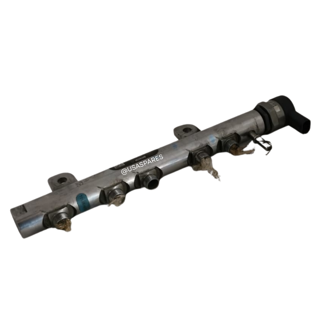 Jeep Grand Cherokee 3.0 WK2 CRD used fuel rails, OEM parts tested for reliable fuel delivery and engine performance.