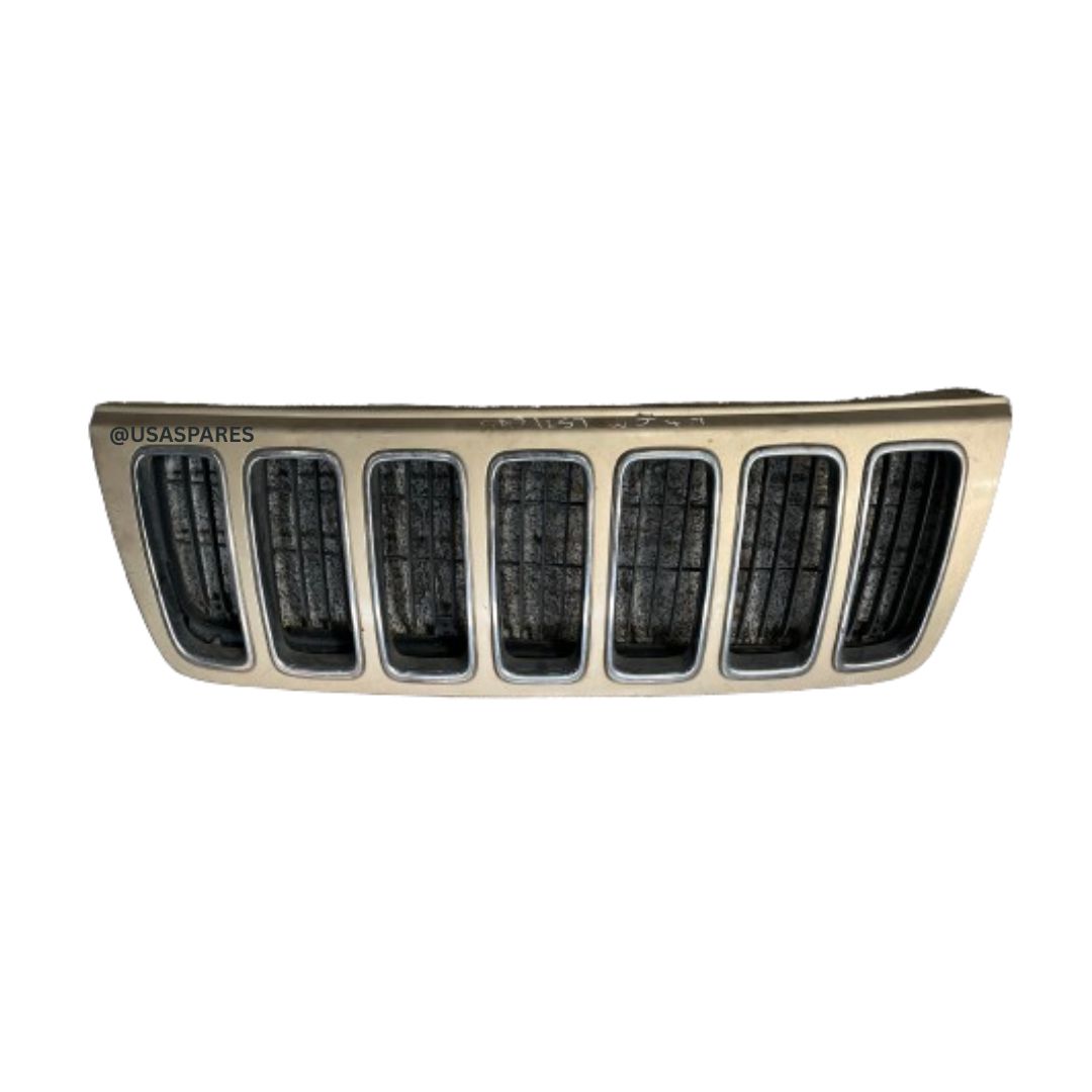 Jeep Grand Cherokee 4.7 WJ used grille in good condition, genuine OEM part for reliable fit and long-lasting performance.