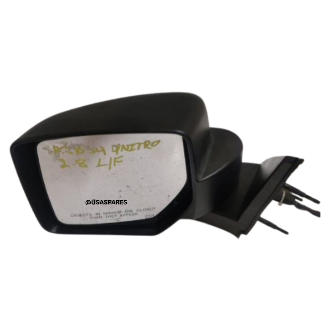 Used Dodge Nitro door mirrors in excellent condition, durable housing, and clear glass for optimal visibility and perfect vehicle fit
