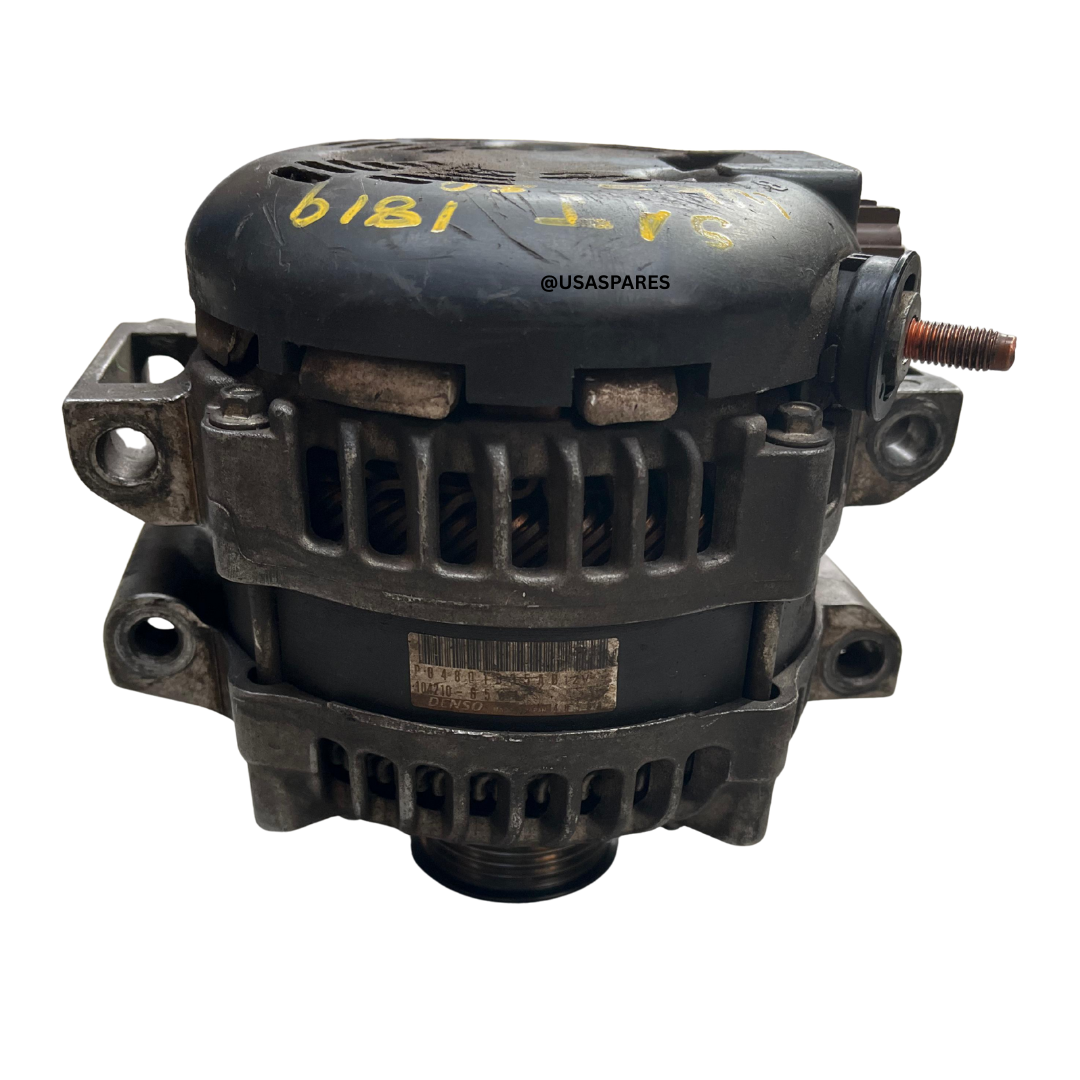 Used Jeep Grand Cherokee 3.0 WK2 2014 alternator, OEM fit, tested replacement for restoring charging power and electrical performance.