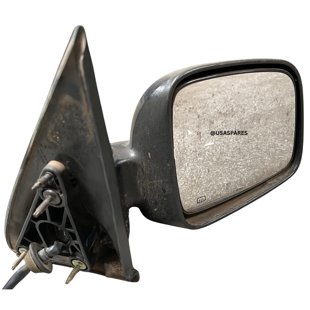 Used Jeep Cherokee 2.8 KJ door mirrors, OEM replacement for safe driving and proper mirror operation.
