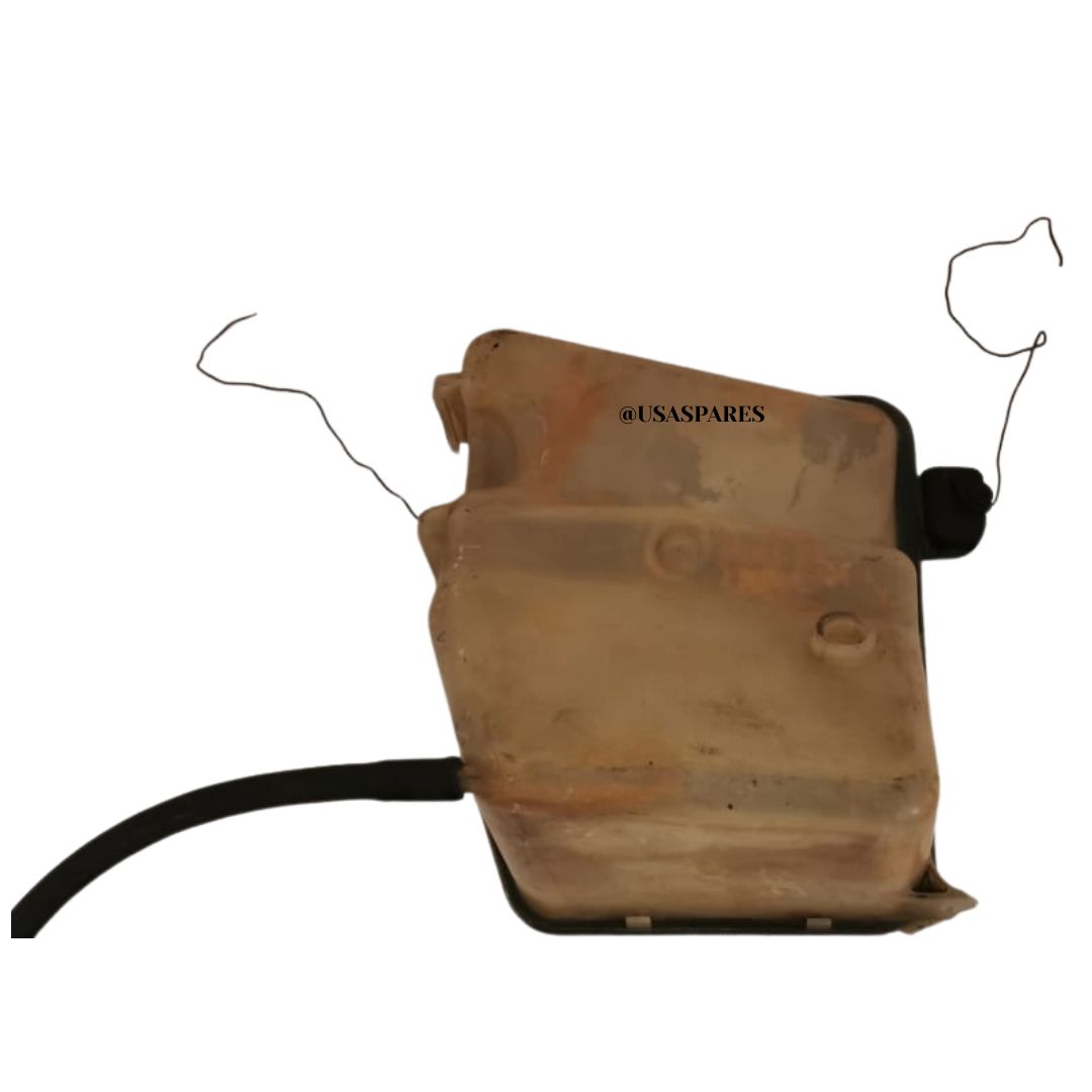Jeep Commander 5.7 Used Water Bottle – OEM coolant reservoir for reliable cooling system replacement.