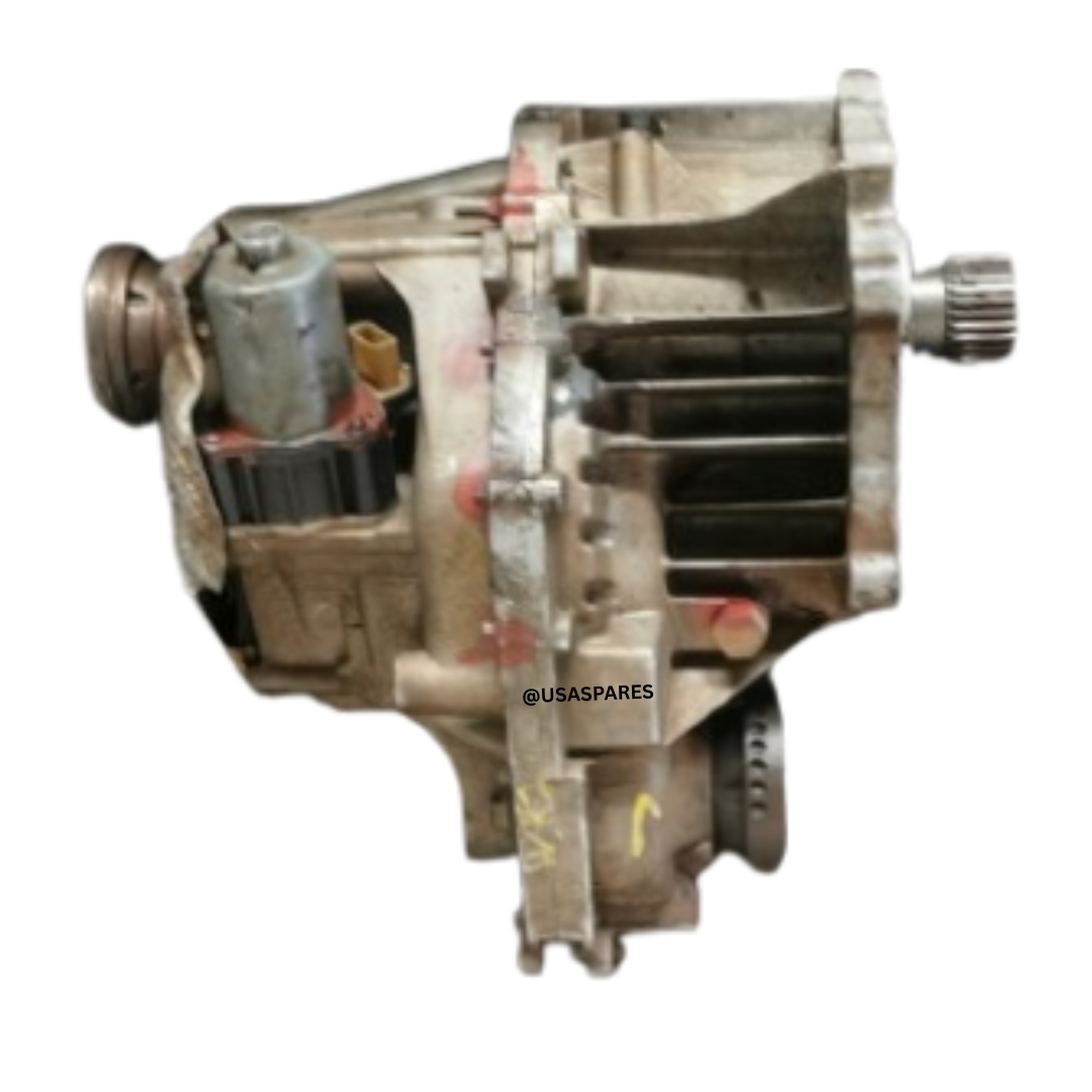Jeep Grand Cherokee WK2 transfer case, OEM 4x4 drivetrain component, tested for reliable 2WD/4WD power distribution and durability