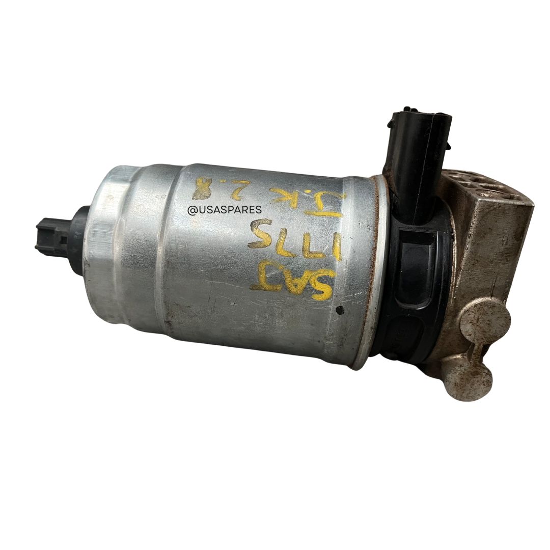 Jeep Wrangler 2.8 JK Used Diesel Filter and Primer Pump – OEM replacement fuel system component for clean fuel and easy priming.