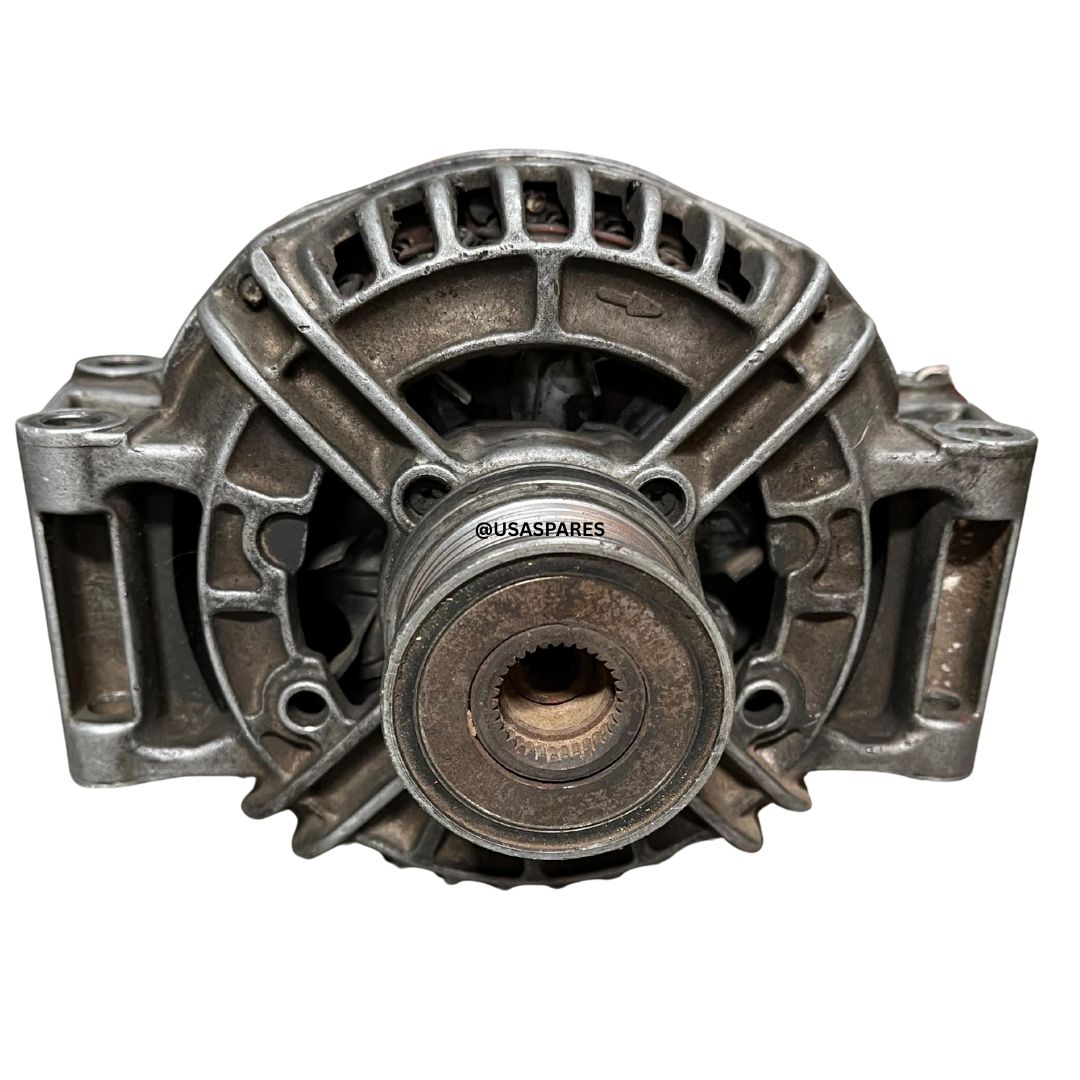 Used Jeep Grand Cherokee 2.7 WJ alternator – OEM replacement charging system component.